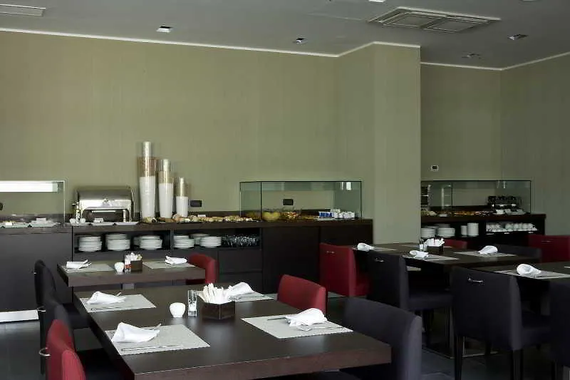 Nh Savona Darsena Hotel 4*,